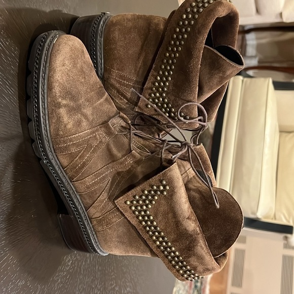 Stuart Weitzman booties  like new - Picture 2 of 6